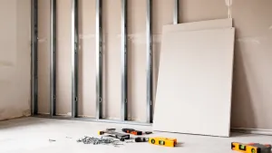 jak postawić ściankę działową z karton gipsu